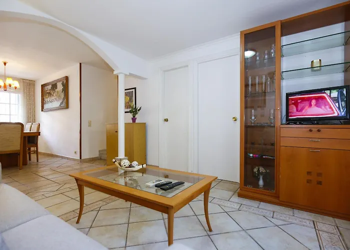 Casa Quevedo * カンブリルス
